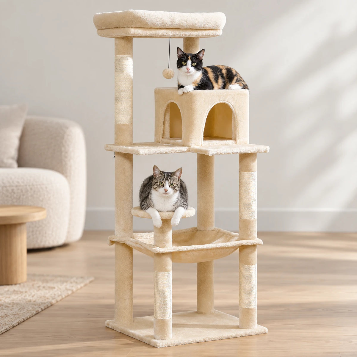 Arbre à Chat Solide installé dans un salon lumineux