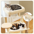 Chats jouant sur l'arbre à Chat en Bois Design