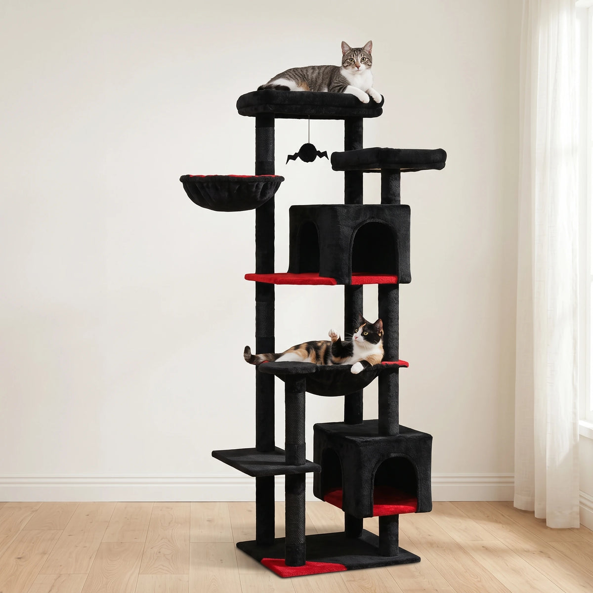 Grand Arbre à Chat Halloween installé dans un salon