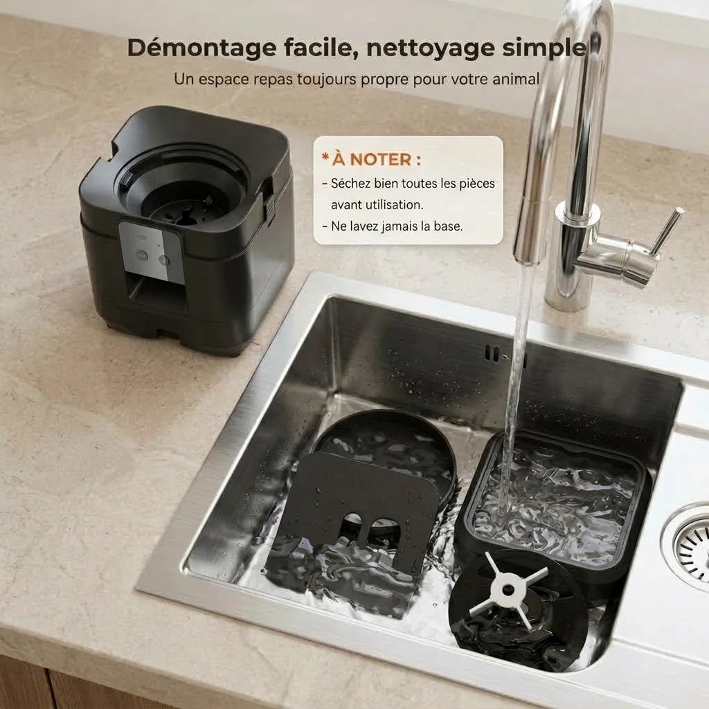 Démontage et nettoyage à l'eau de la gamelle automatique
